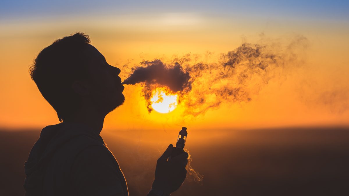 E-cigarette, été, soleil, et plage nos conseils.